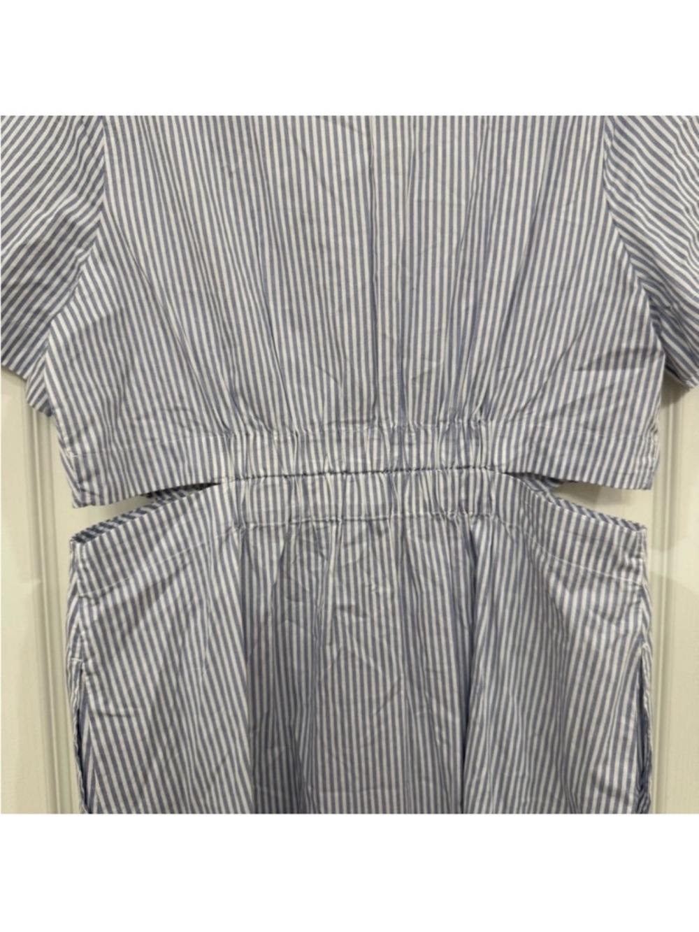 Striped Midi Navy and White Dress Large New with Tags
Old Navy Side Slit - Picture 9 of 11